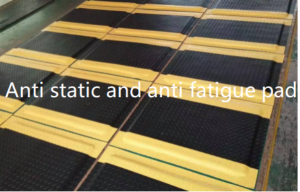Antistatische mat en antivermoeidheidsmat met stalen korrel Diamantpatroon Antistatische mat met bolvormig patroon en antivermoeidheidsmat en tafel Antistatische reparatiemat
    